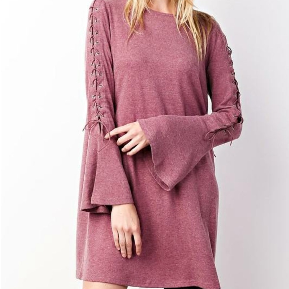 Tie Up Bell Sleeve Boho Dress (Cranberry)